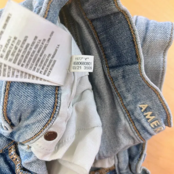 American Eagle Baggy Jean size 0 Regular Women’s Light Wash Blue 3509 - Image 4