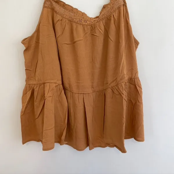 NEW NWT TORRID 3 Plus Size Crinkle Gauze Sleeveless Crochet Tank Tan Brown ish - Image 5