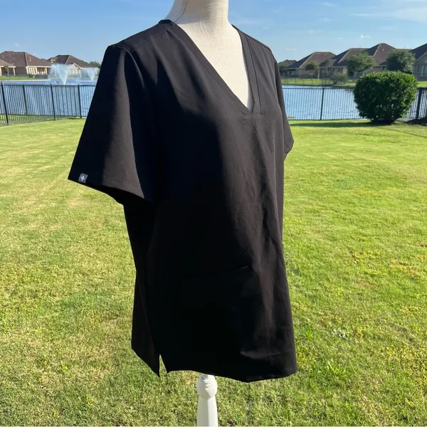 Figs Womans Short Sleeve Black Scrub Top - Image 4