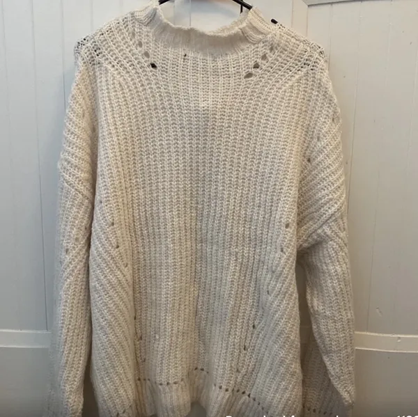 American Eagle Cream  Sweater - Image 2