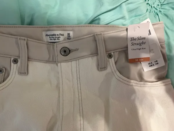 Abercrombie Jeans - Image 4