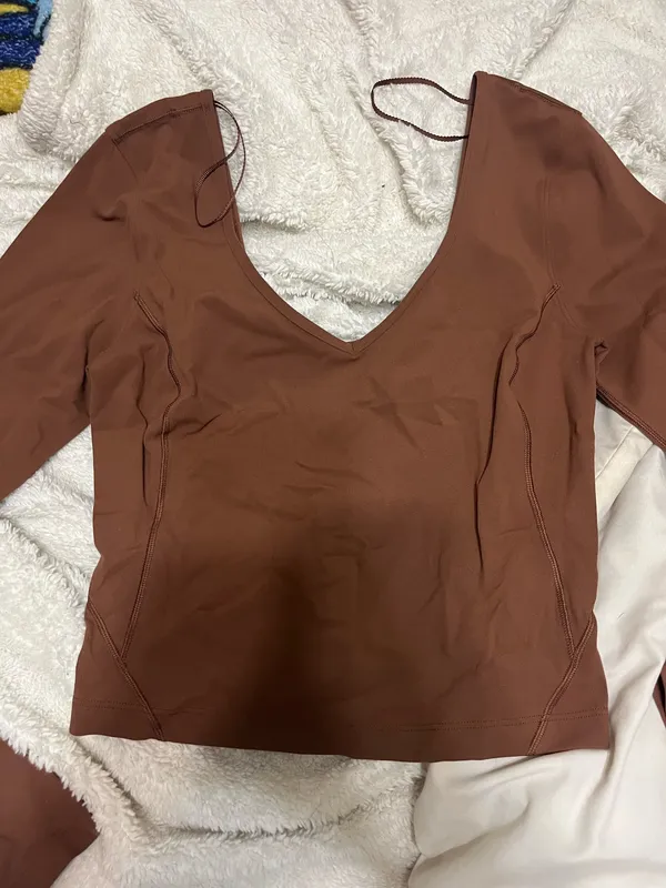 Lululemon athletic t shirt - Image 4