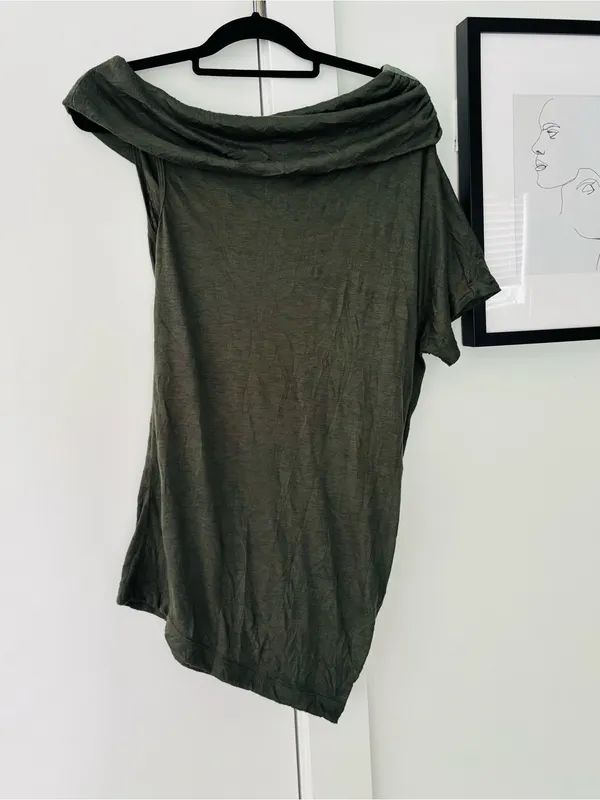 Maria Valentina Dark Olive Green Crinkle Fabric asymmetrical size small one slee - Image 2