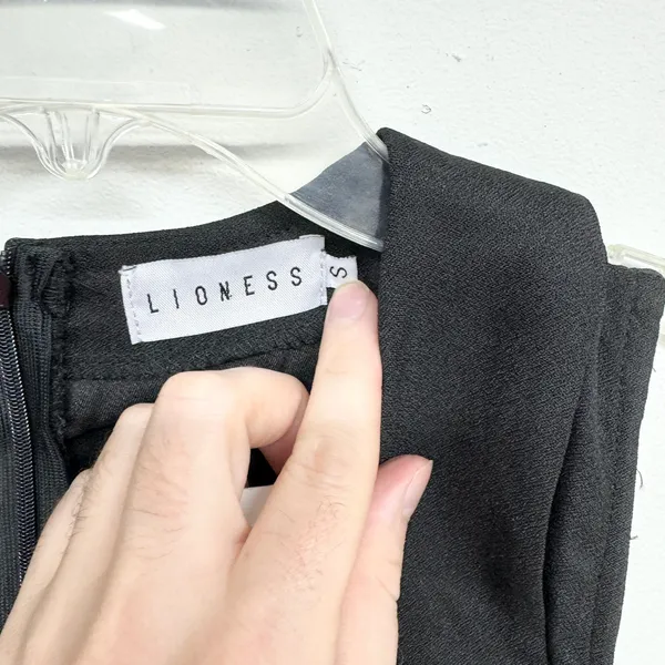 Lioness‎ Women’s Sleeveless Plunge Open Neckline Black Straight Dress Small - Image 3