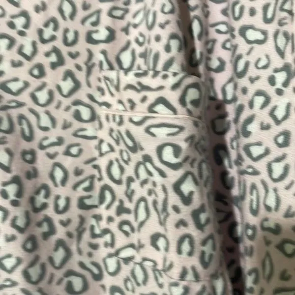 White Mark · 2pc Pajama Set Size 3X · Girlsoft Pink Gray Cheetah Print Plush - Image 5