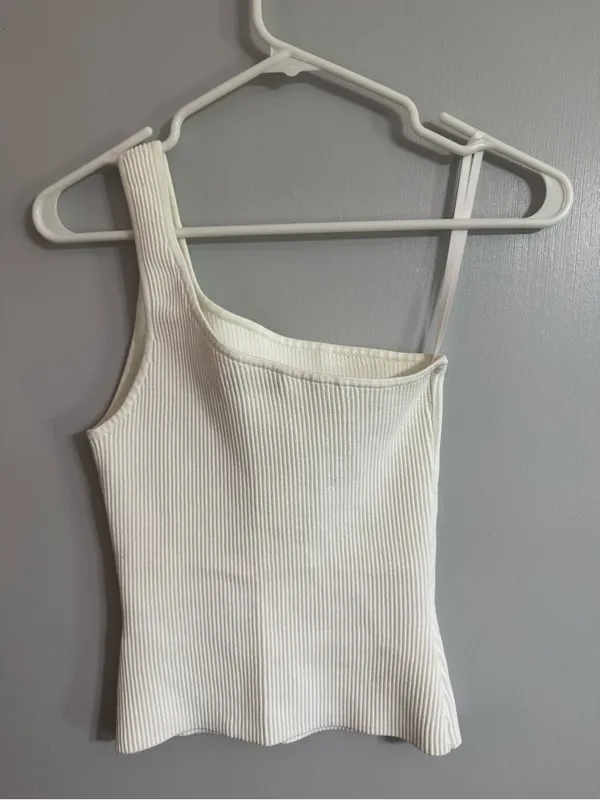 Aritzia Babaton Sculpt Ribbed One Shoulder Crop Tank Top in White Size Medium - Image 6
