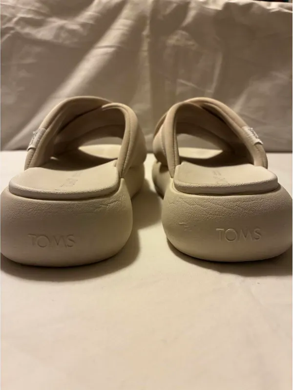 TOMS Mallow Crossover Platform Sandals in Beige Size 8 - Image 4