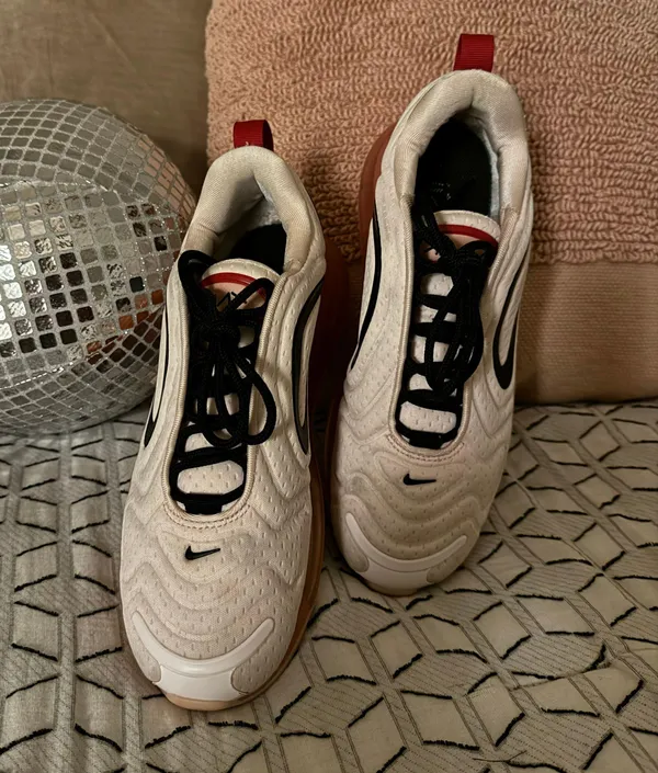 Nike Women’s  Air Max 720 - Image 2