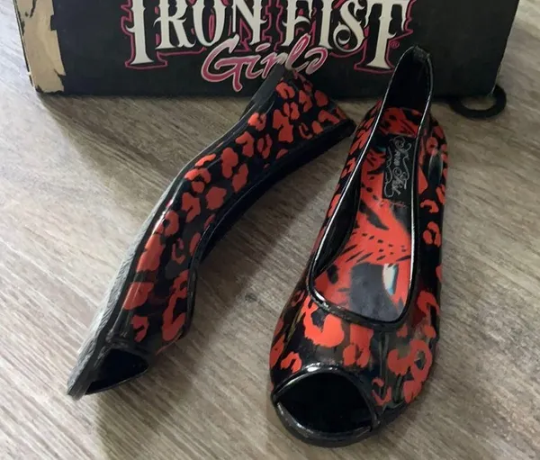 Iron Fist Girls Raw Power Peep Tow Flats Size 5 - Image 2