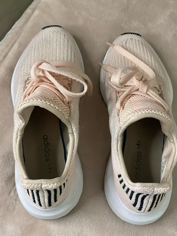 NEW! Adidas Women’s Originals Swift Run Ice Pink Athletic Running Shoes - Size 6 - Image 6