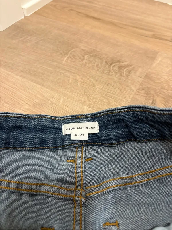 Good American Straight Leg Jeans - Image 3