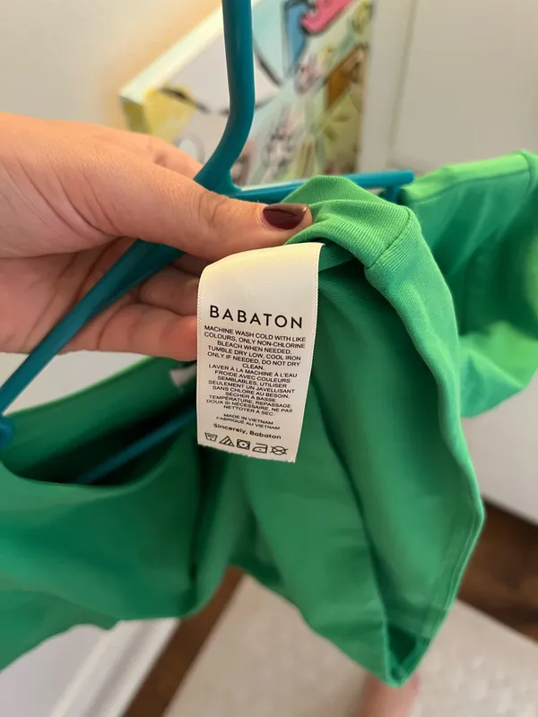 Aritzia Kelly Green Babaton Contour Crew Tee - Image 5