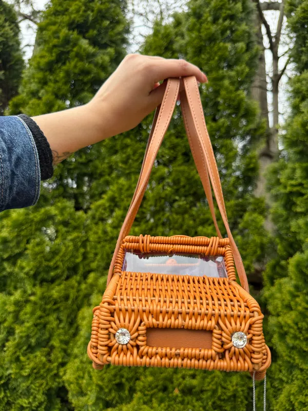 Tommy Bahama Woven Jeep Purse - Image 6