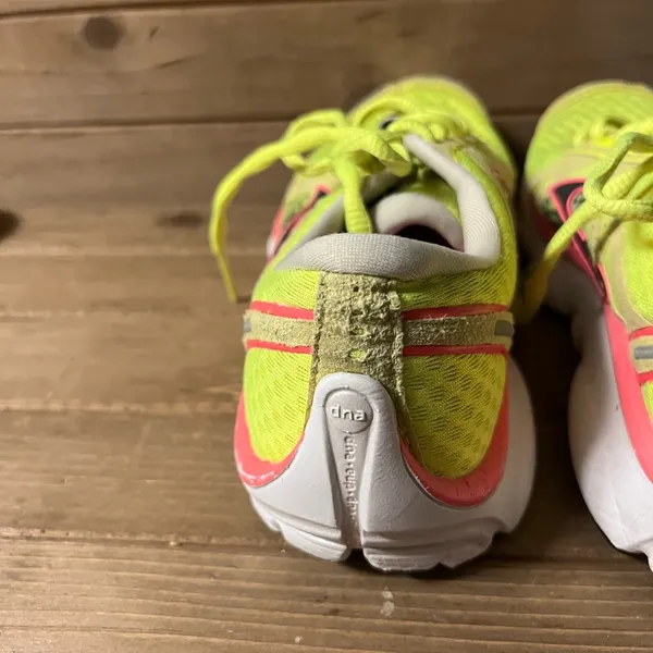 Brooks cadence neon yellow running shoes size 8 bg - Image 5