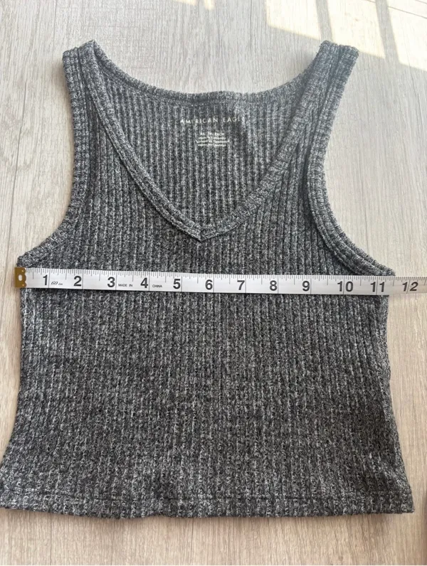 American Eagle V-Neck Crop Tank Top - Image 4