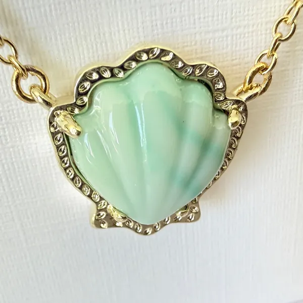 Kendra Scott Brynne Shell Gold Short Pendant Necklace - Image 3