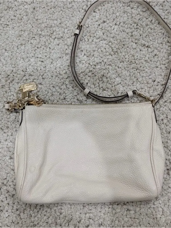 coach carrie crossbody/shoulder bag cream - Image 5