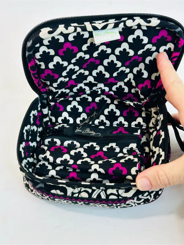 Vera Bradley Quilted Travel Cosmetic/Jewelry Bag in Canterberry Magenta Pattern - Image 7