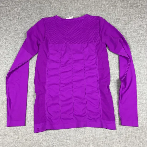 Fabletics‎ Delta Shirt Womens Medium Purple Long Sleeve V-Neck Moisture Wicking - Image 7