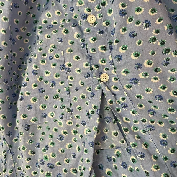 J.crew blue floral cropped button down size small - Image 4