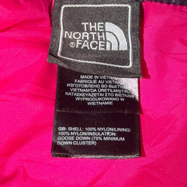 The North Face Women's Small Purple 550 Down Chevron Quilted Vest Pink Lining - Image 4