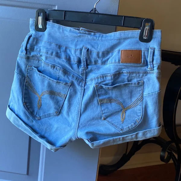 Wanna Betta Butt jean shorts Size 27 - Image 2