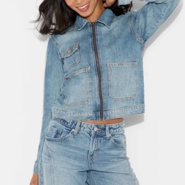 Wild Fable Women's Denim Trucker Jacket Zip Front Medium‎ Wash Size S - Image 6