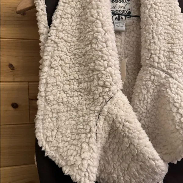 Y2K NWT Wet Seal Size Medium Sherpa Lined Cozy Vest - Image 3