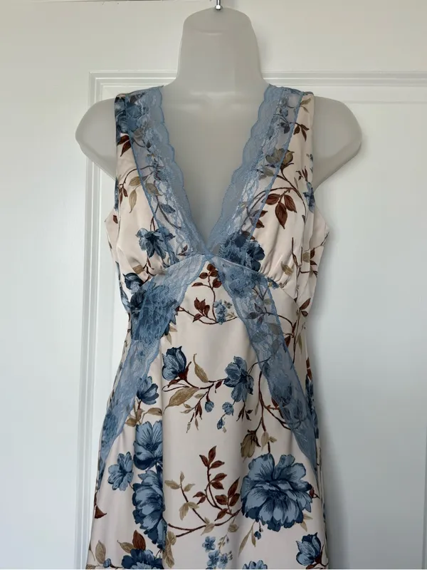 Sincerely Jules Floral Lace Trim Maxi Dress Cream Blue Satin Slip Small - Image 2