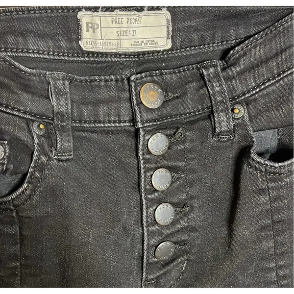 Free‎ People We the Free Washed Black Cropped Denim Size 27 24" inseam EUC - Image 3