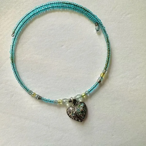 Blue beaded rhinestone heart choker necklace - Image 3