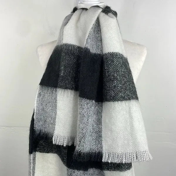 SCARF Chunky Warm Cozy large block plaid rectangular scarf black and white - Image 7