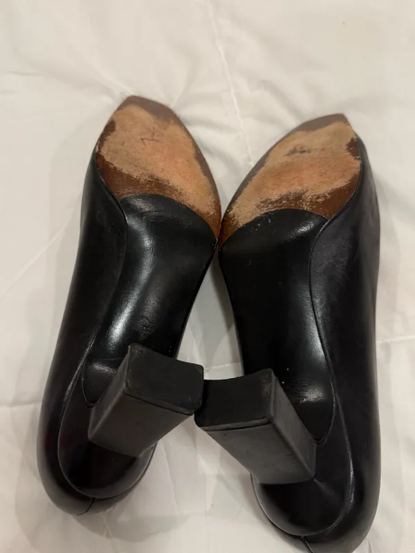 Stuart Weitzman Vintage Black Leather Square-Toe Pumps Size 9B - Image 5