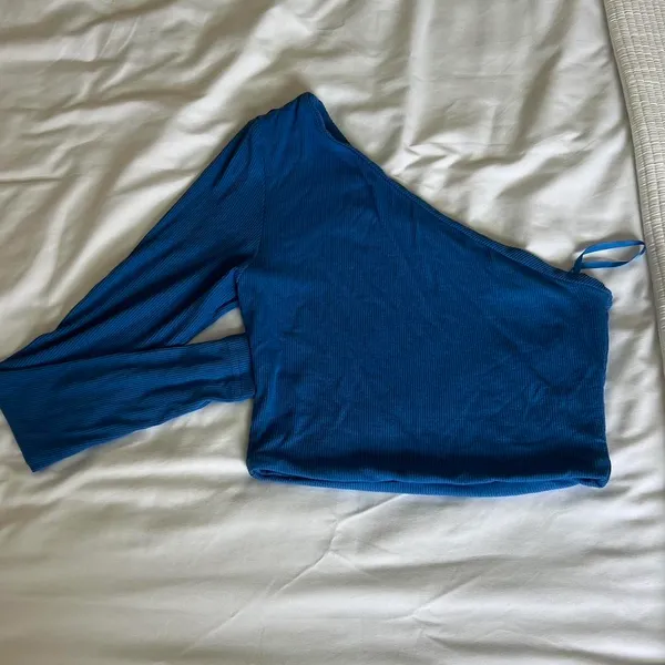 Top - Image 2