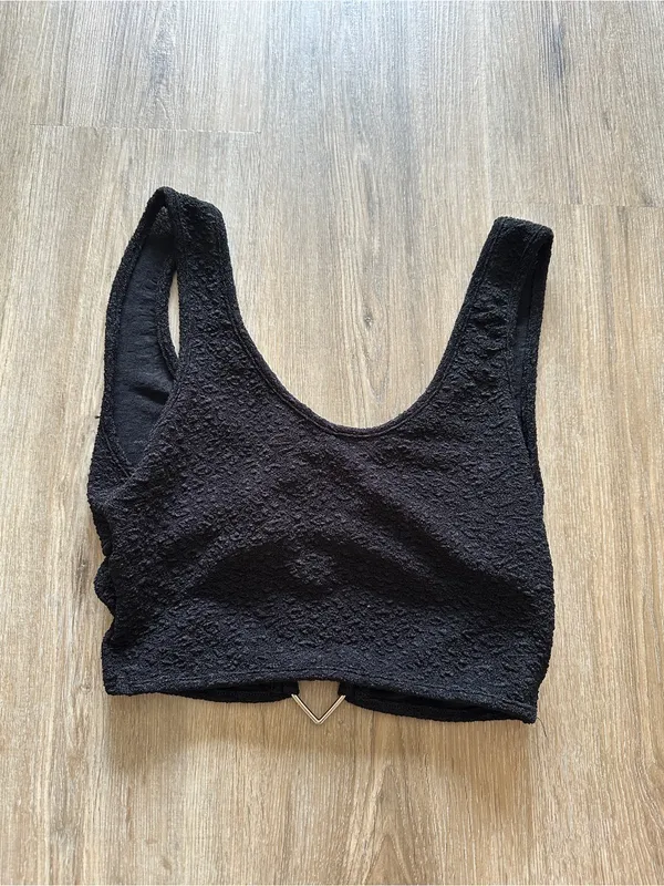 Black crop top with silver heart details - Image 3