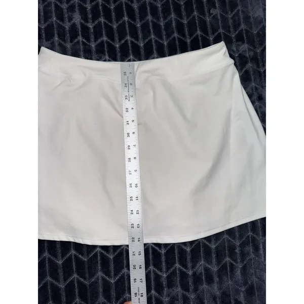 Vuori Women All The Form White Skort skirt Short Size Large - Image 8