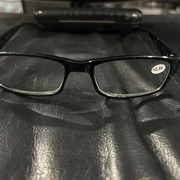 Black Reading Glasses +2.50 unisex NWOT - Image 3
