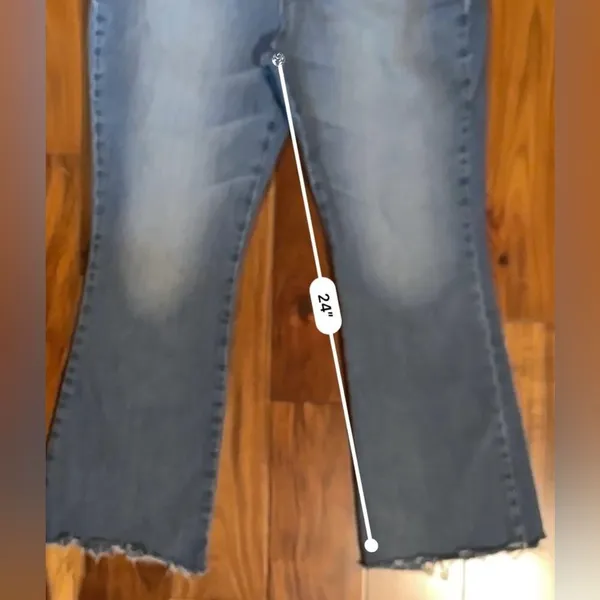 Boden Denim Flare Jeans - Image 7