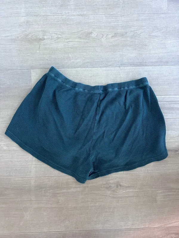 Skims long sleeve and shorts - Image 6