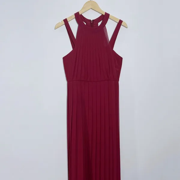BCBGeneration Burgundy Pleated Maxi Dress Size 6‎ Old Money Goddess Romantic - Image 2