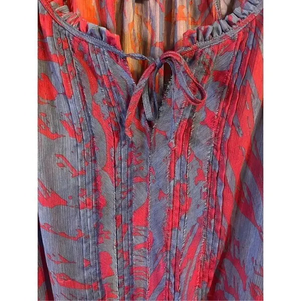 Express Purple Blue Printed Cocktail Evening Career Blouse Top SZ large (1962) - Image 3