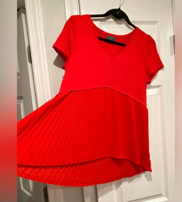 The Limited NWT Size L Red Short Sleeve V Neck Pleated Hem Flowy Tunic Stretch Top - Image 6