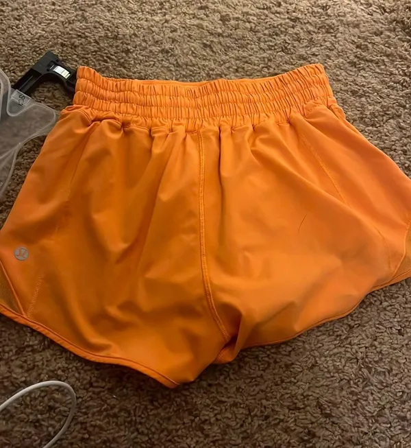 Lululemon Hotty Hot 2.5" - Image 4
