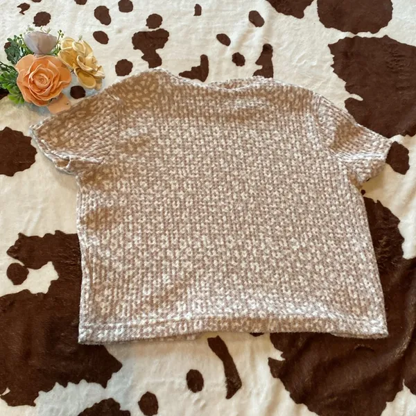 Women’s Crop top🤍 - Image 3