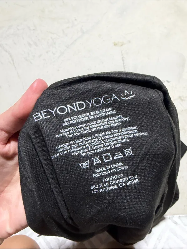 Beyond Yoga NWT pocket infinity scarf - Image 7