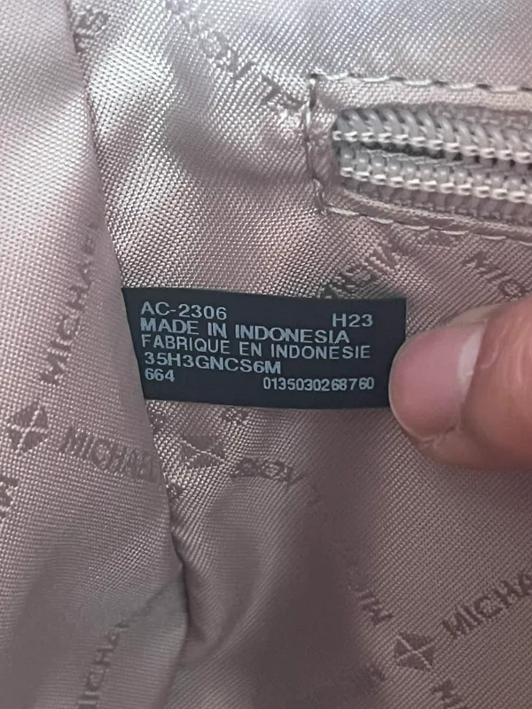 Michael Kors Purse - Image 12