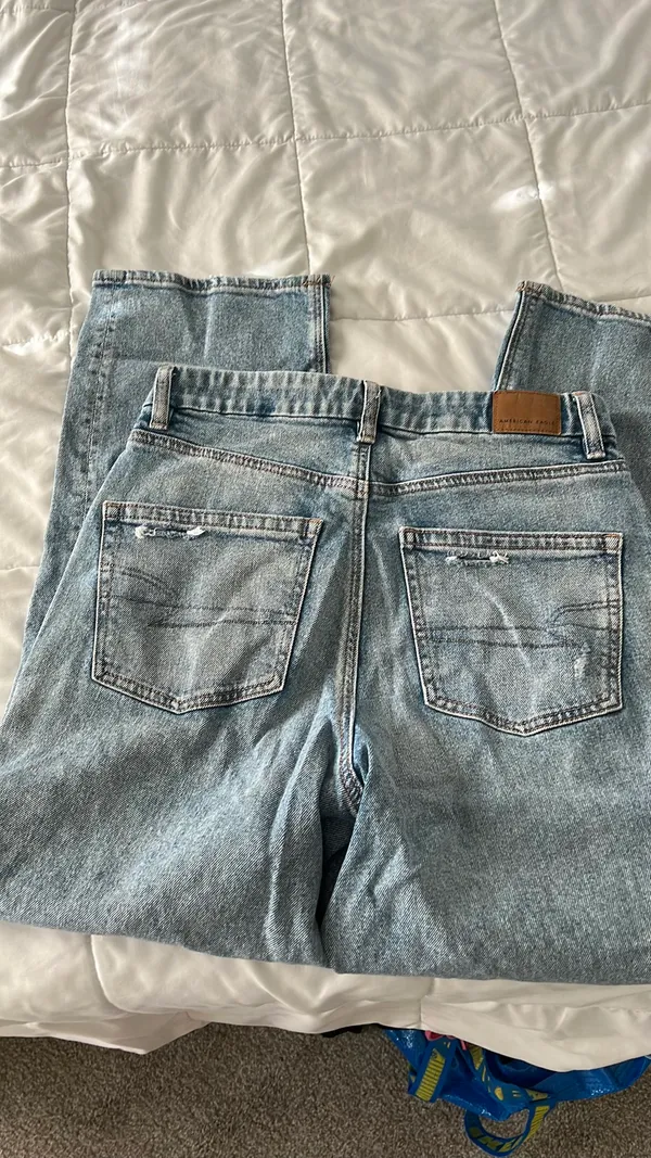 American Eagle curvy 90s high rise straight distressed jeans - Image 7