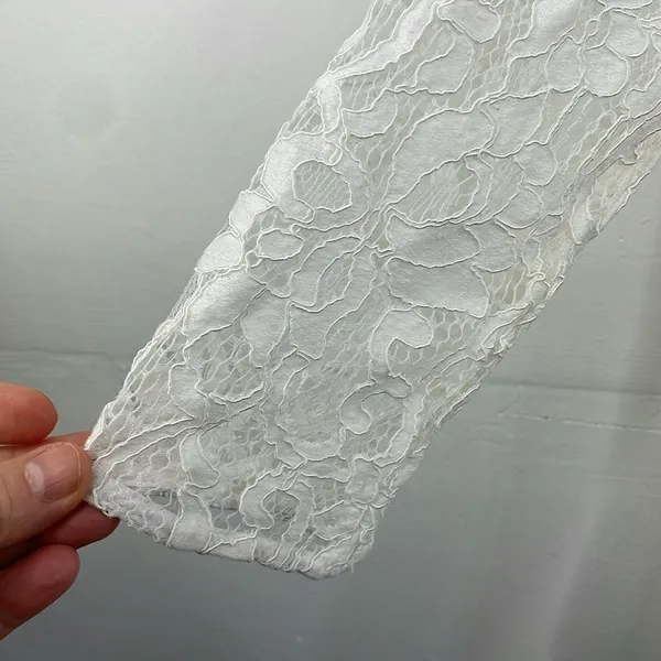 Old Navy Relaxed Lace-Trim Blouse size Small White - Image 5