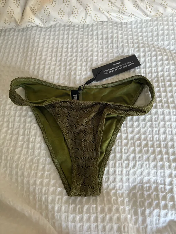 Triangl Bikini Set - Image 4