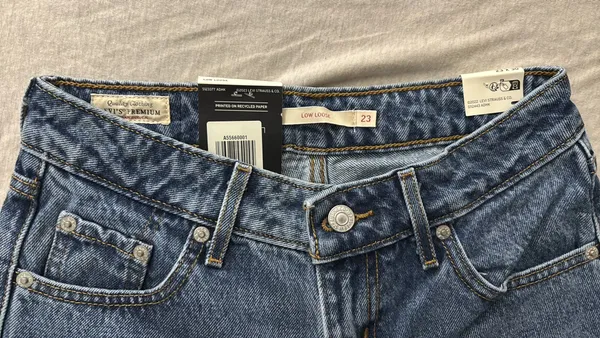 Levi’s Low Loose Women’s Jeans  - Image 3